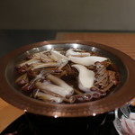 日本料理 幸庵 - 山えのき、雪嶺茸、大黒しめじ、丹波しめじ、ブラウンえのきの5種のきのこ