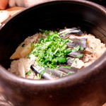 夜ノ焼魚 ちょーちょむすび - 秋刀魚と舞茸の土鍋御飯