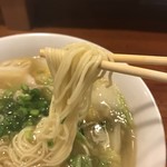 らぐまん - そうだ、唐辛子ペーストとおろしニンニクがあれば天理ラーメンの記憶が！馴染みもありこれ大好きなのだ！