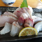 旬鮮館 - 刺身はその日水揚げされた魚と明記してあります