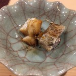 うを徳 - 北海道日高産ブリの藁燻と京都府山城産海老芋の天ぷら添え