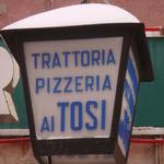 Trattoria Dai Tosi - 夜になれば目立つであろうランプ