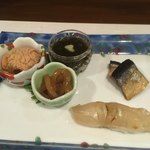 酒処 依屋 - 先付け。酒飲みの肴（あて）