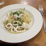 静岡県産コヤリイカと自家農園の青唐辛子のスパゲティーニ