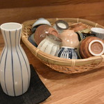 千代娘 - 熱燗は好みのお猪口が選べます