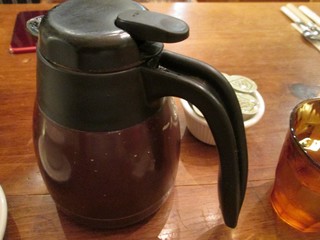 Mori no Naka no Choushoku to Cafe no Mise Cabot Cove - ポットで提供