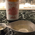 魚貝三昧 げん屋 - 冷酒（赤武）の酒器は錫の片口で頂きます