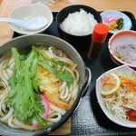 Sanzokuya - 鍋焼うどん定食820円