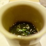 鮓 きずな - ［2017/10］酒肴② 鳴門産あわび 九十九里産はまぐり 青森産岩のりのスープ(中身)