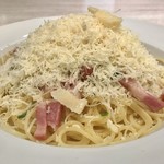 ラパウザ - Cacio e pepe（カチョ エ ペペ）@864円
            ローマ風チーズと胡椒のスパゲティ