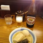 よつばや - おでん4種 475円と中瓶ビール 486円