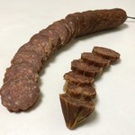 キュルノンチュエ - フェゲティーノ（レバー入り辛味熟成乾燥ソーセージ）