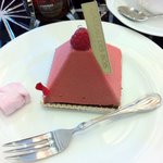 ガトー・ド・ボワ - 季節限定（春）のピラミッド型ケーキ