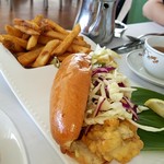 The veranda at The Beachhouse - サンドイッチのフレッシュキャッチフィッシュ＄21