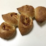 トラン・ブルー - ベーコンエピ　税込250円