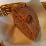 Lecca-lecca - パン３：胡桃と全粒粉のパン