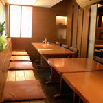 花野亭 - 窓辺のテーブル席