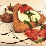 トラットリア 29 - 「トリッパのカツレツ モッツァレラとトマト添え」：カラリと揚がって◎　これがトリッパと解る人、居る？