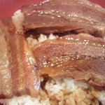 琉球料理 万座 - 豚肉を柔らかく煮込んで甘辛く味付けしています