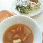 菜食レストラン シャローム - サラダと野菜スープ