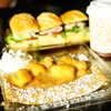 Jean Philippe Patisserie - 料理写真:Mini Sandwiches (＄11.95)、Small Latte (＄5.25)、Banana Foster (＄11.50)