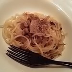 交番通り 四十 - 納豆とキノコの冷製パスタ