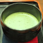 Kammi Okame - 煎茶・おはぎ(2ヶ付)セット 760円 の抹茶