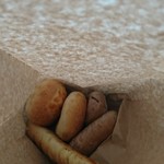 石窯工房 Pain de naru  - 紙袋の中の可愛いパンたち☆