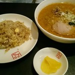 Shenron - 担々麺とAセット(半チャーハン)