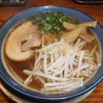 ラーメン若松 - 中華そばです。あっさりしょうゆ味です。