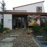 ごはんや 華火 - 正面の入口