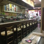 お好み焼プラザ - 手前はカウンター席