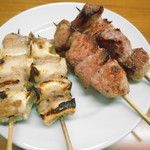 のんき - ◉2皿目「ハツモト・オチモトをハーフ、塩で」税込み400円 ハツモトは食感のコントラストがたまりません。オチモトはクセがなくミルキー