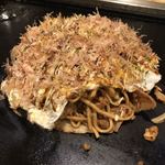 玉金 - 焼きそば入お好み焼き