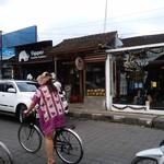 Tukies Coconut Shop - 外観もココナッツ。