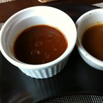 里日和 - 左デミソース　右和風タレ