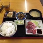 Akebono食堂 - 釣りぶり刺身定食