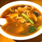 中華バル SABUROKU360 - 【2017年10月】サンラー湯麺＠780円、提供時。