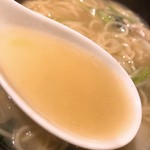 Saburoku - 【2017年10月】鶏煮込み白湯麺、スープアップ。