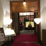 メインダイニングルーム 三笠 - レストラン入り口