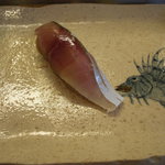 小判寿司 - 〆鯖(深締め)。