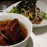 焼肉トラジ 名古屋セントラルタワーズ店 - 牛タンシチューとナムルサラダ