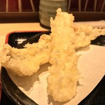 味奈登庵 - これまた #食べログ的に撮るとこうなる。  という穴子天ぷらといか天ぷら。