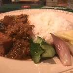 チリビリビン ホットクラブ - ナスとひよこ豆のチキンカレー