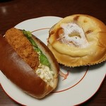 ベーカリーフジノキ - えびカツパン、いちぢく＆チーズパンです