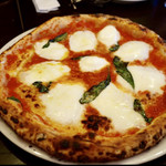 トラットリア エ ピッツェリア アミーチ - 