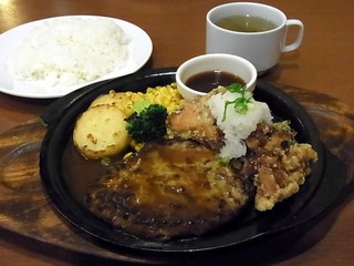 Gasuto - ハンバーグ＆若鶏の胡麻竜田揚げ ライス＆日替わりスープセット