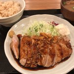 Kobouzu - 桃豚ロースのトンテキ定食 1000円。