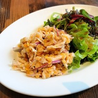 イゾラ スメラルダ - 鶏胸肉とレンズ豆のマリネ サラダ添え