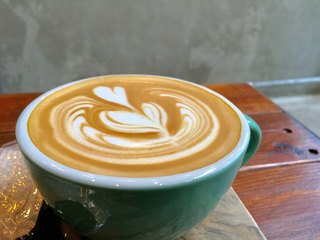 マイティ ステップス コーヒー ストップ - カフェラテ（ホット）500円 